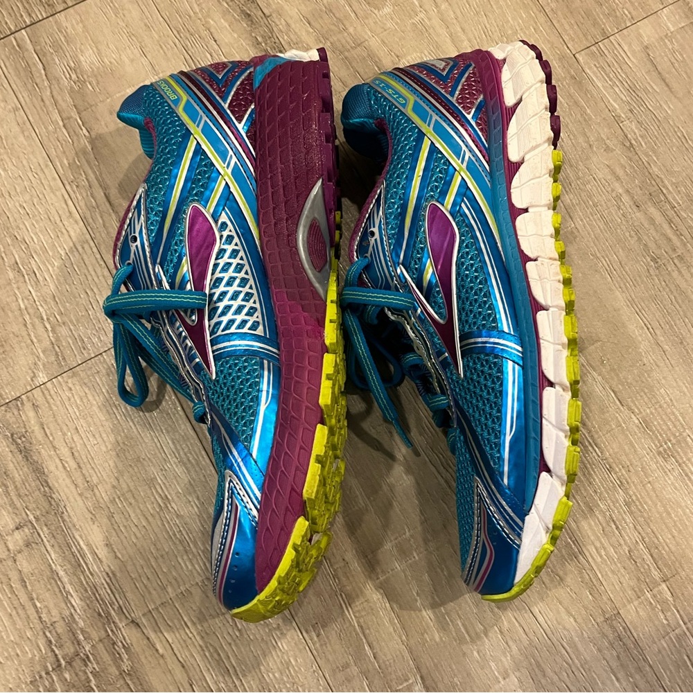Brooks Blue and Pink Adrenaline GTS Athletic Running Shoes 9 - Picture 7 of 16